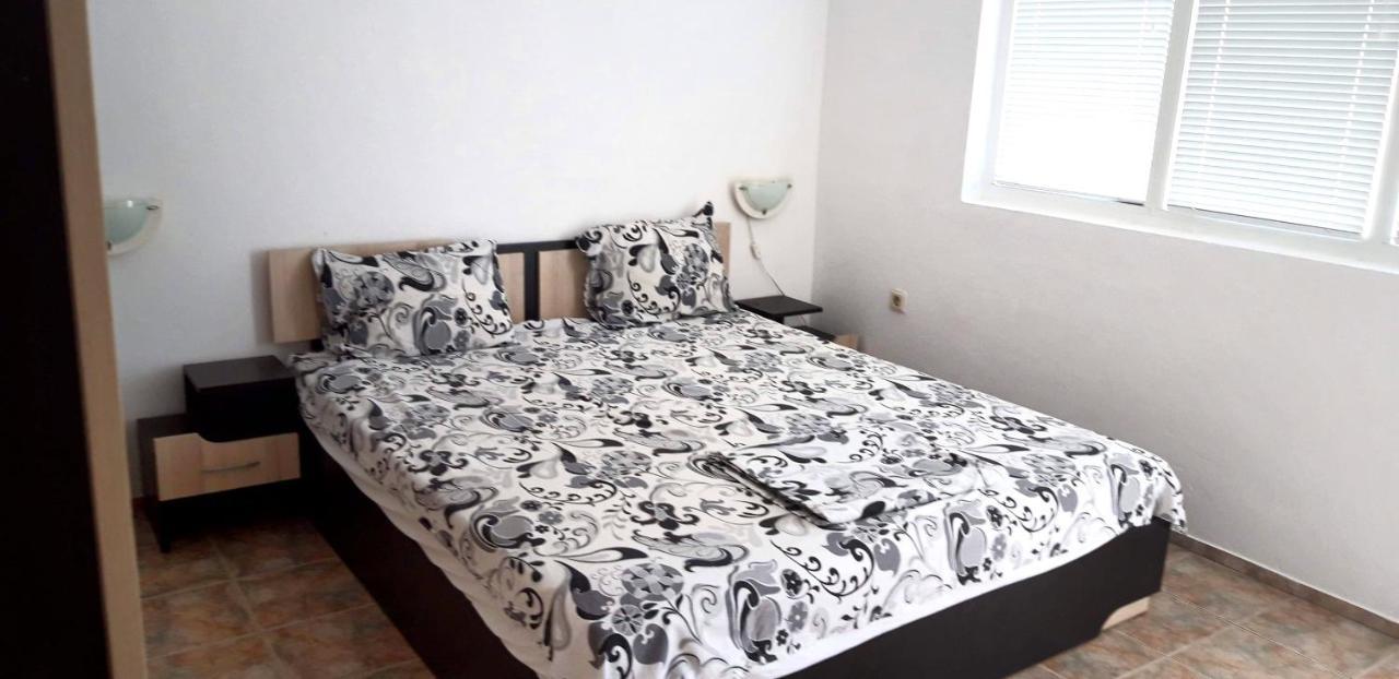 Family House Primorsko Apartment Exterior photo